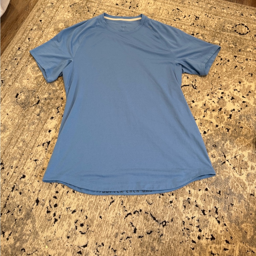 Men’s lululemon metal vent tech tshirt